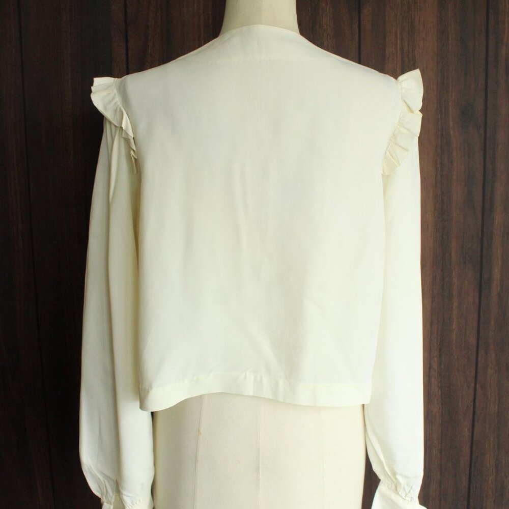 Vintage 1940s Bed Jacket, Winter White Rayon with Blue and Pink Embroidery Short - Picture 8 of 10
